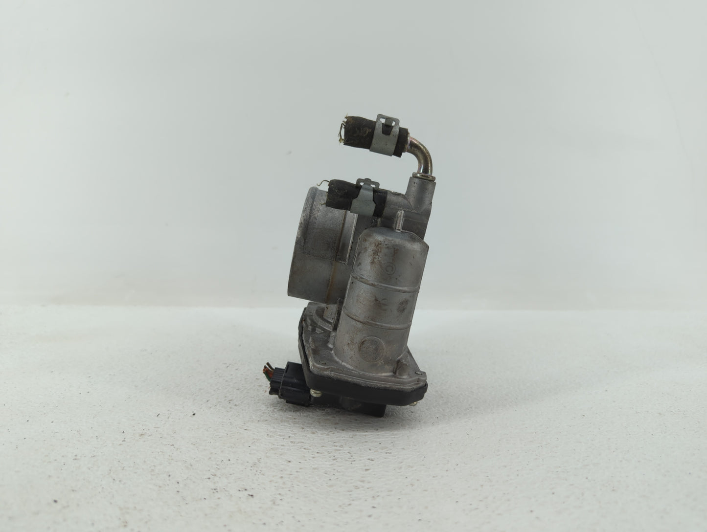 2014-2019 Infiniti Q70 Throttle Body P/N:RME60-21 RME60-12 Fits OEM Used Auto Parts - Oemusedautoparts1.com