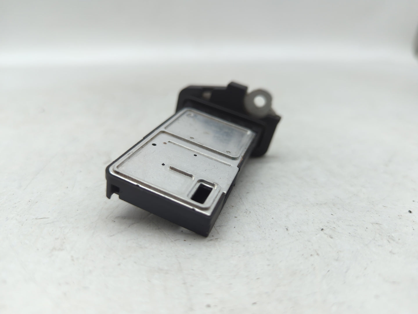 2014-2019 Infiniti Q70 Mass Air Flow Meter Maf - Oemusedautoparts1.com