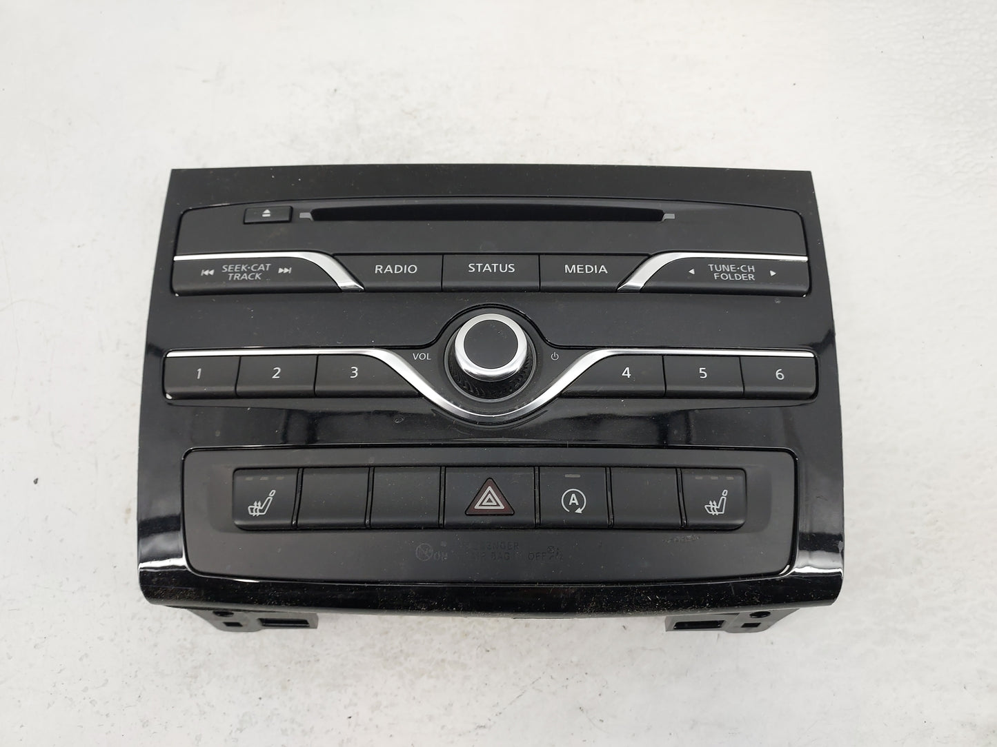 2017-2019 Infiniti Qx30 Radio AM FM Cd Player Receiver Replacement P/N:A 091 905 65 00 Fits Fits 2017 2018 2019 OEM Used Aut