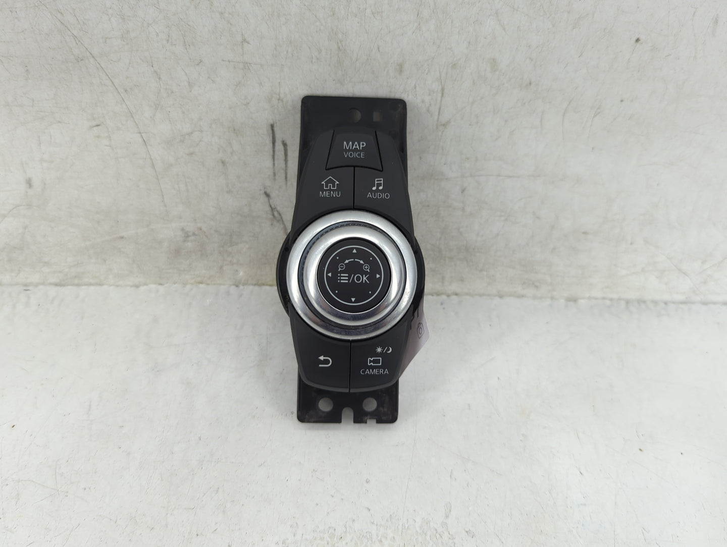 2017-2019 Infiniti Qx30 Radio AM FM Cd Player Receiver Replacement P/N:28395-5DA1B 21E0653 Fits Fits 2017 2018 2019 OEM Used