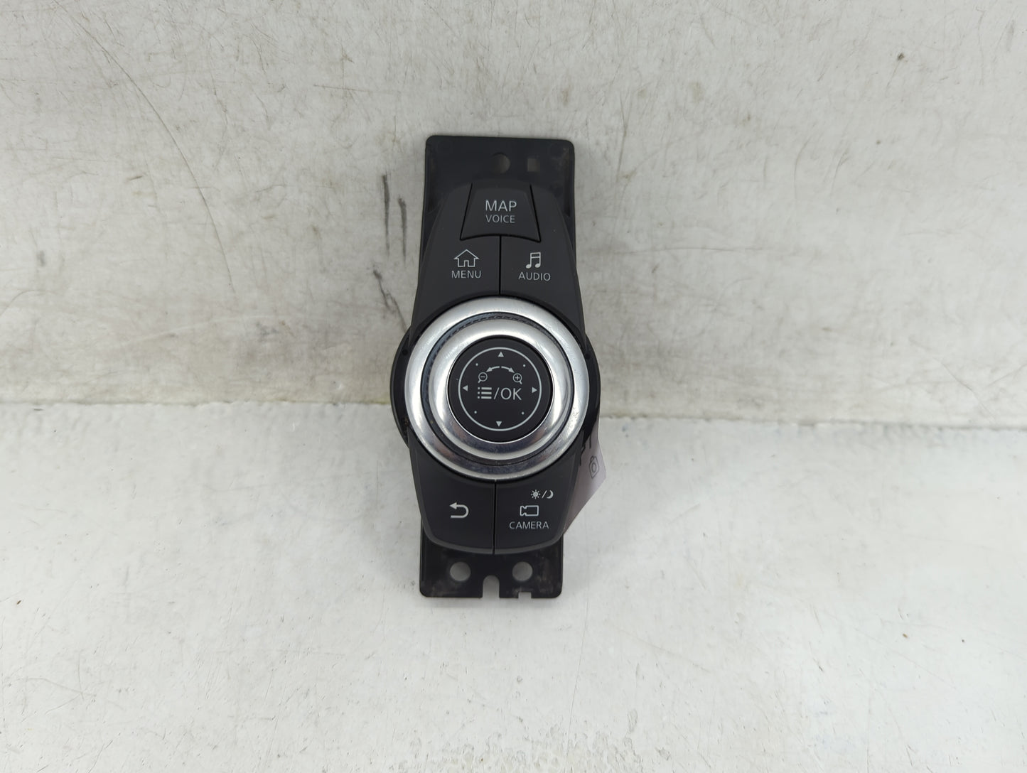 2017-2019 Infiniti Qx30 Radio AM FM Cd Player Receiver Replacement P/N:28395-5DA1B 21E0653 Fits Fits 2017 2018 2019 OEM Used