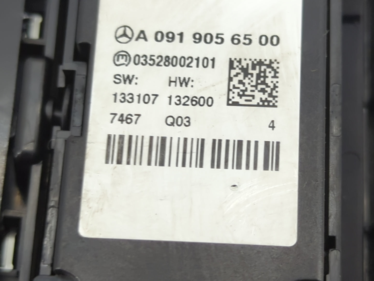 2017-2019 Infiniti Qx30 Radio AM FM Cd Player Receiver Replacement P/N:03528002101 A 091 905 65 00 Fits Fits 2017 2018 2019 