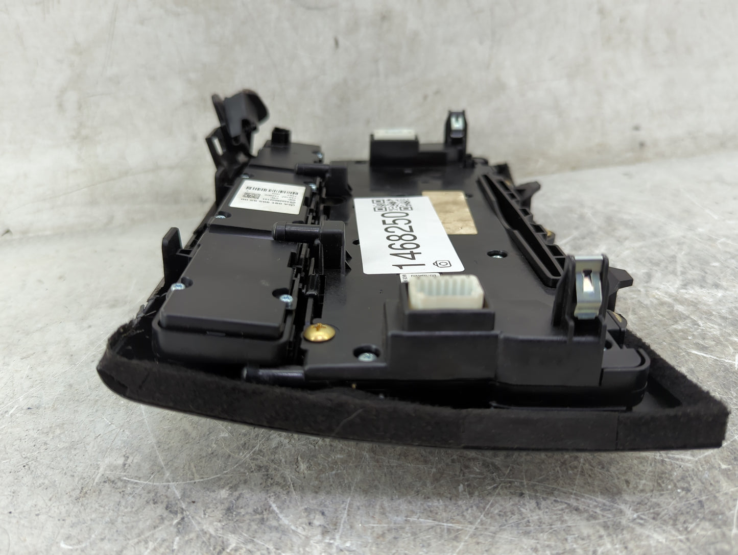 2017-2019 Infiniti Qx30 Radio AM FM Cd Player Receiver Replacement P/N:03528002101 A 091 905 65 00 Fits Fits 2017 2018 2019 