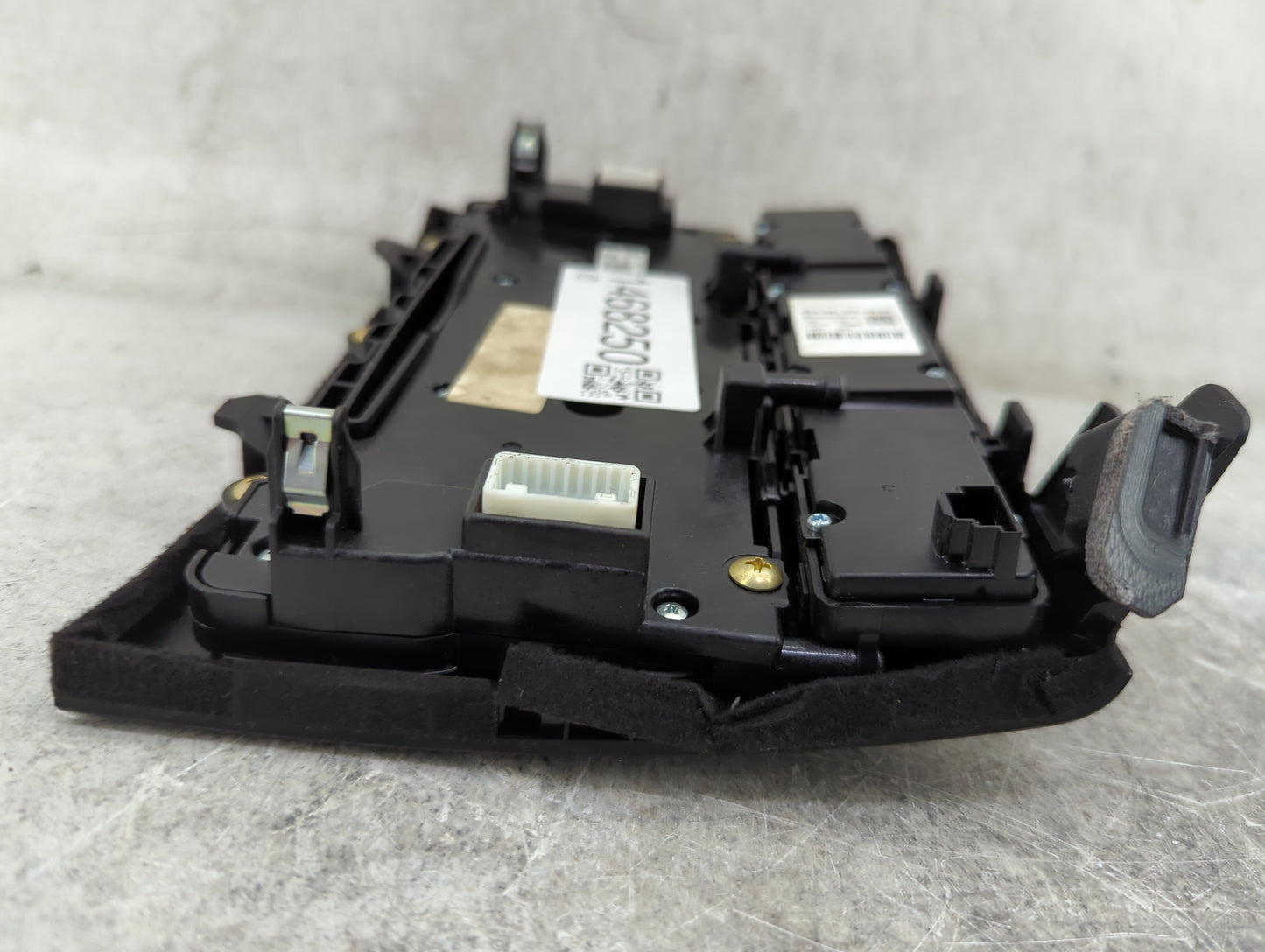 2017-2019 Infiniti Qx30 Radio AM FM Cd Player Receiver Replacement P/N:03528002101 A 091 905 65 00 Fits Fits 2017 2018 2019 
