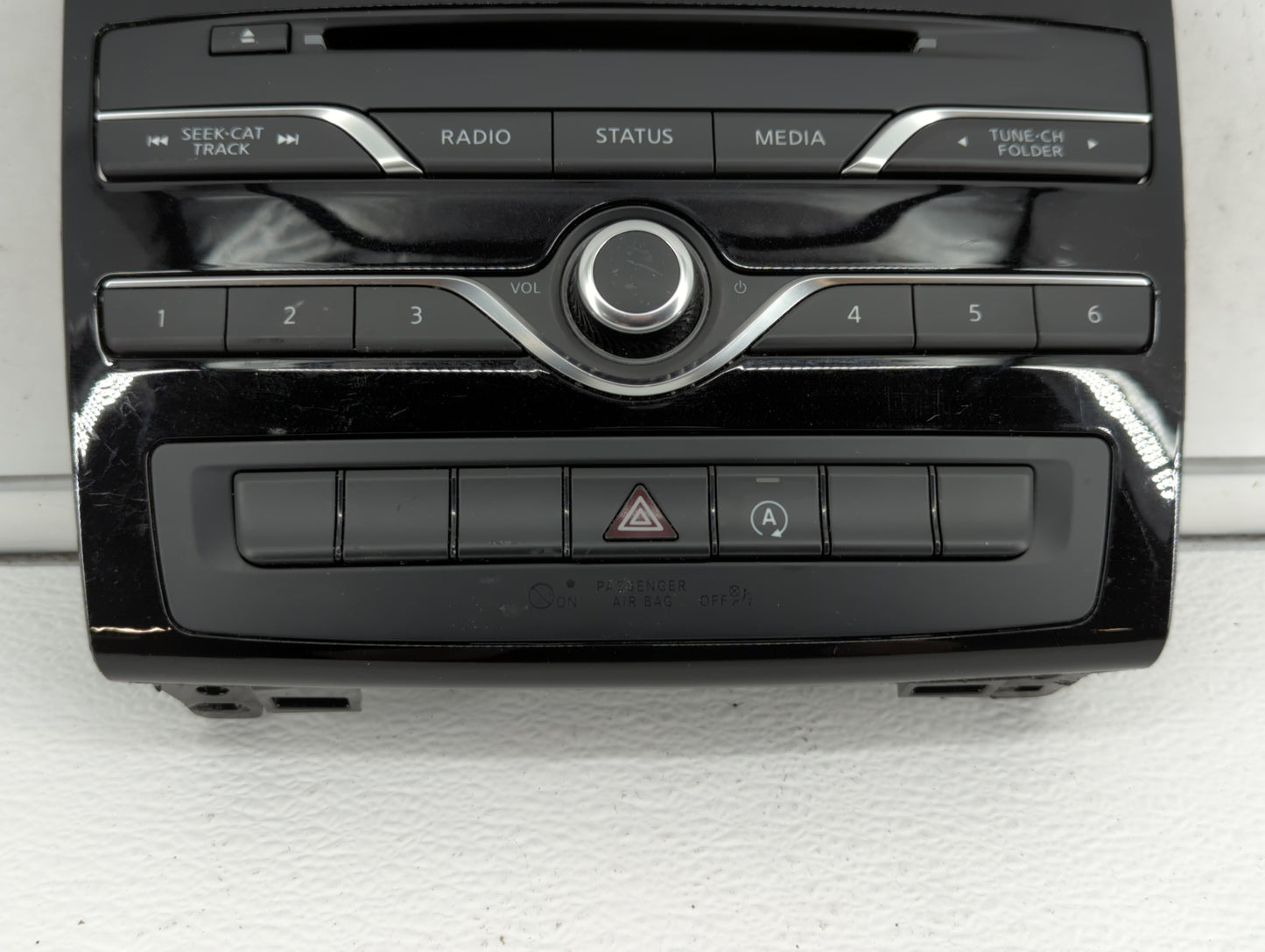 2018 Infiniti Qx30 Radio Control Panel - Oemusedautoparts1.com