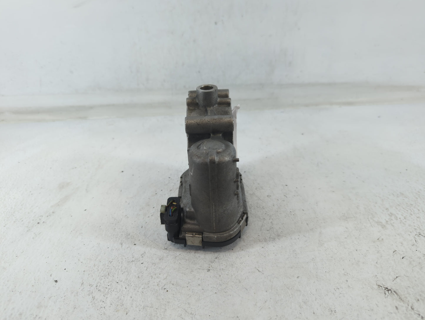 2017-2019 Infiniti Qx30 Throttle Body P/N:0 280 750 541 A 270 141 00 25 Fits Fits 2016 2017 2018 2019 OEM Used Auto Parts - 