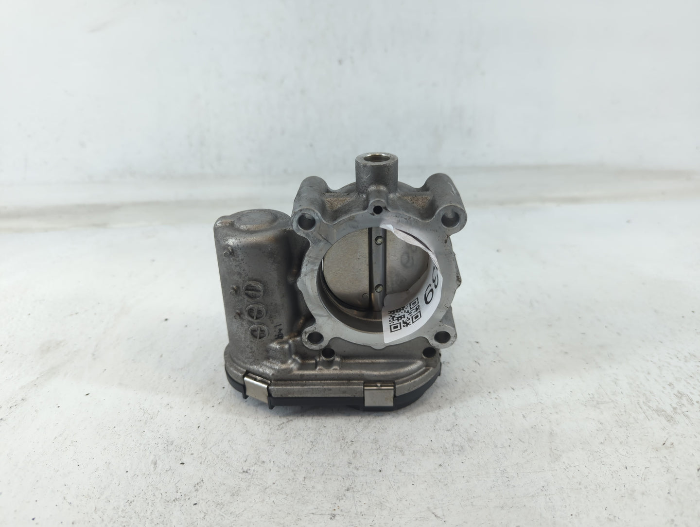 2017-2019 Infiniti Qx30 Throttle Body P/N:0 280 750 541 A 270 141 00 25 Fits Fits 2016 2017 2018 2019 OEM Used Auto Parts - 