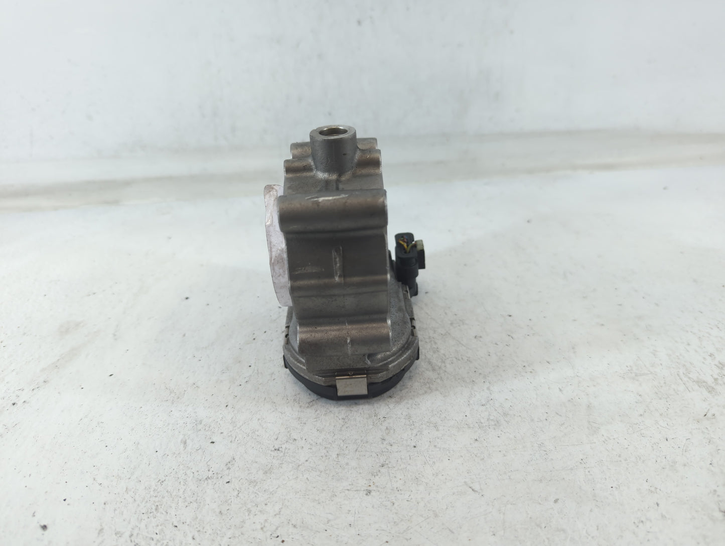 2017-2019 Infiniti Qx30 Throttle Body P/N:0 280 750 541 A 270 141 00 25 Fits Fits 2016 2017 2018 2019 OEM Used Auto Parts - 