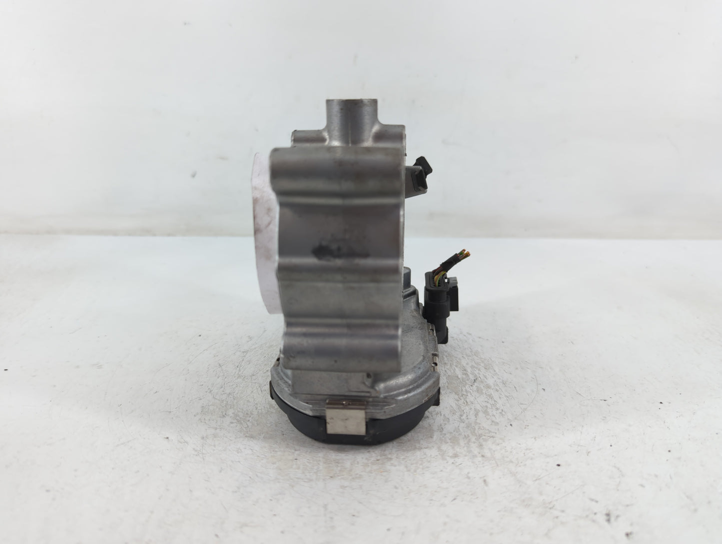 2017-2019 Infiniti Qx30 Throttle Body P/N:0 280 750 541 A 270 141 00 25 Fits Fits 2016 2017 2018 2019 OEM Used Auto Parts - 