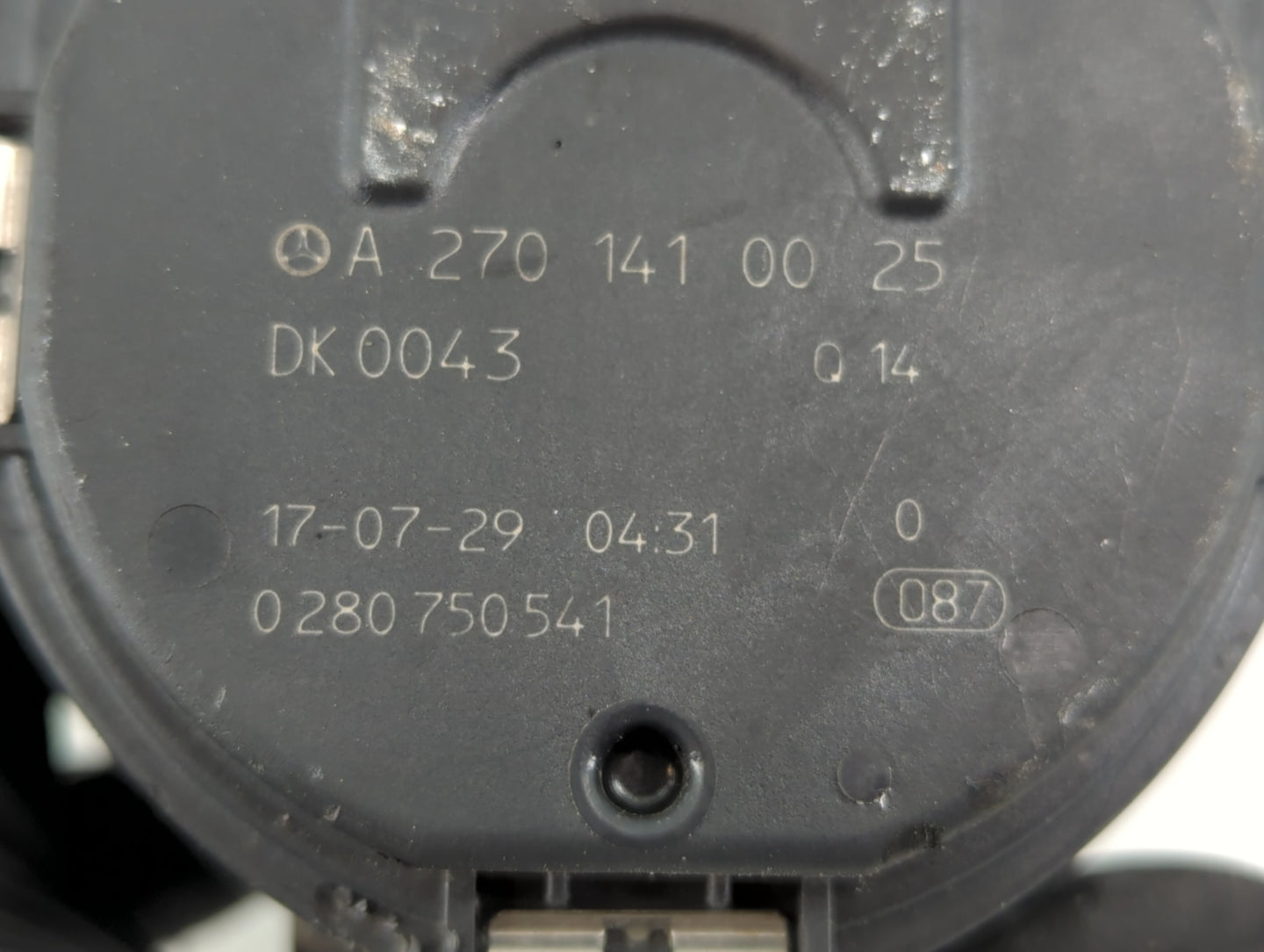 2017-2019 Infiniti Qx30 Throttle Body P/N:0 280 750 541 A 270 141 00 25 Fits Fits 2016 2017 2018 2019 OEM Used Auto Parts - 