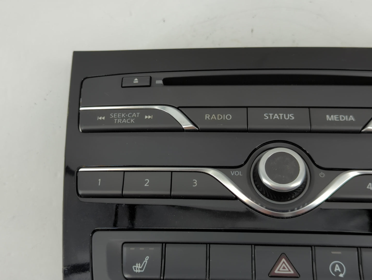 2017-2018 Infiniti Qx30 Radio AM FM Cd Player Receiver Replacement P/N:21E0601 Fits Fits 2017 2018 OEM Used Auto Parts - Oem