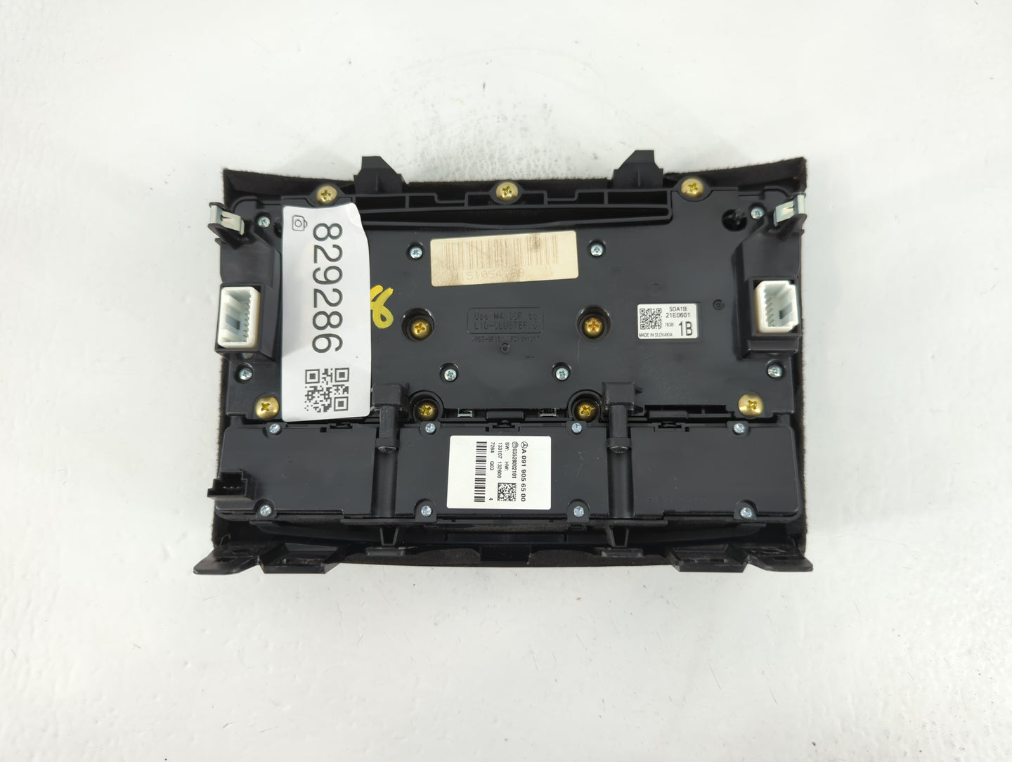 2017-2018 Infiniti Qx30 Radio AM FM Cd Player Receiver Replacement P/N:21E0601 Fits Fits 2017 2018 OEM Used Auto Parts - Oem