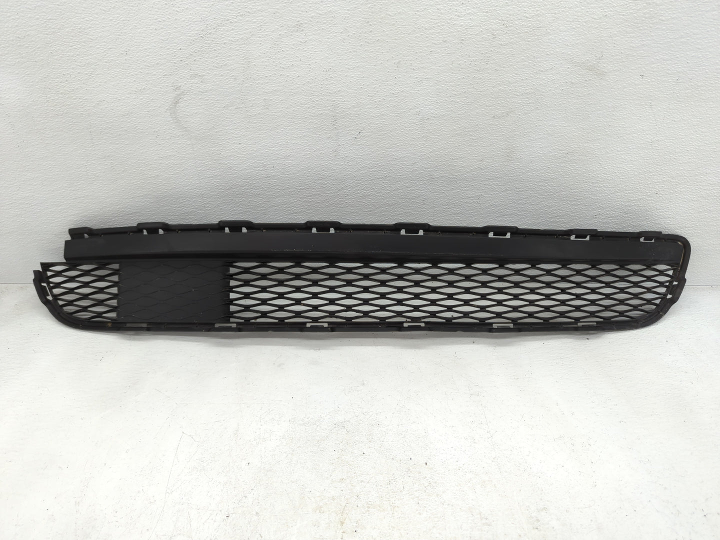 2016-2020 Infiniti Qx60 Front Grille Bumper Not Included - Oemusedautoparts1.com