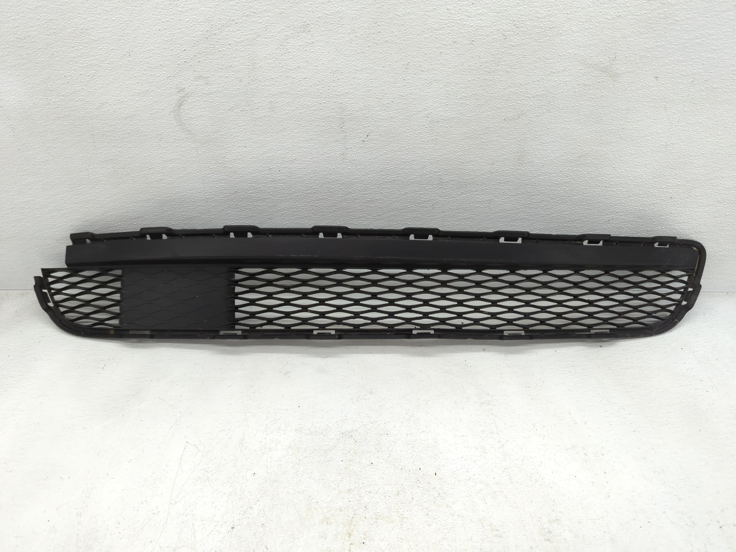 2016-2020 Infiniti Qx60 Front Grille Bumper Not Included - Oemusedautoparts1.com
