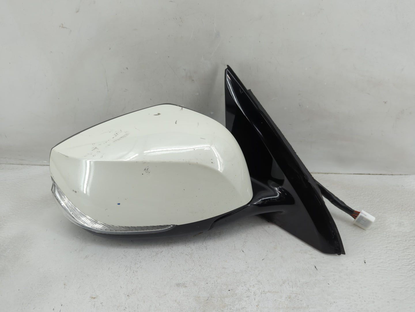 2017-2020 Infiniti Qx60 Passenger Side View Mirror - Right Door Mirror OEM Used - Oemusedautoparts1.com