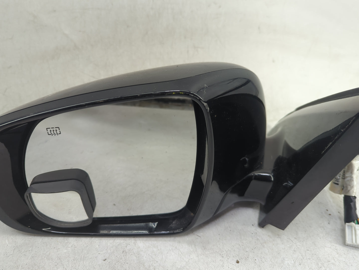 2017-2020 Infiniti Qx60 Driver Side View Mirror - Left Door Mirror OEM Used - Oemusedautoparts1.com