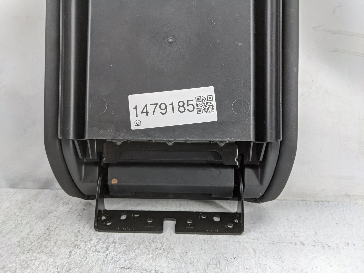 2016-2020 Infiniti Qx60 Center Console Armrest Cover Lid P/N:96920 9NF2A Fits Fits 2016 2017 2018 2019 2020 OEM Used Auto Pa