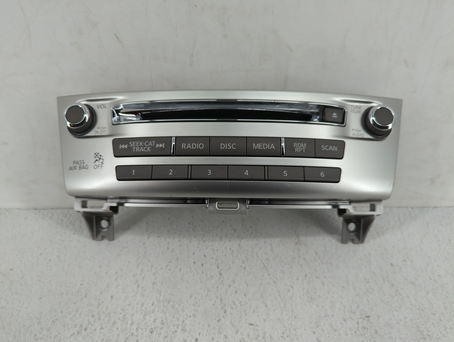 2018 Infiniti Qx60 Radio AM FM Cd Player Receiver Replacement Fits Fits 2005 OEM Used Auto Parts - Oemusedautoparts1.com