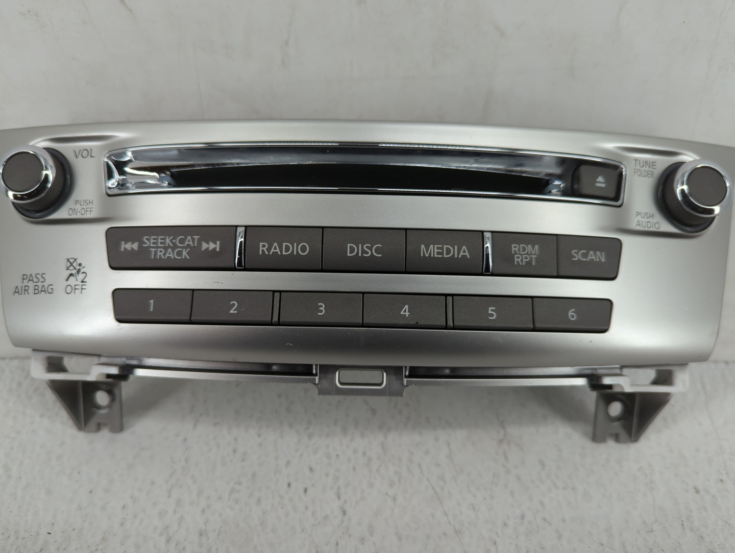 2018 Infiniti Qx60 Radio AM FM Cd Player Receiver Replacement Fits Fits 2005 OEM Used Auto Parts - Oemusedautoparts1.com