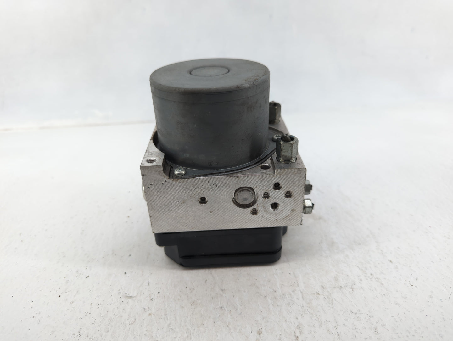 2018 Infiniti Qx60 ABS Pump Control Module Replacement P/N:47660 9PP1D Fits OEM Used Auto Parts - Oemusedautoparts1.com