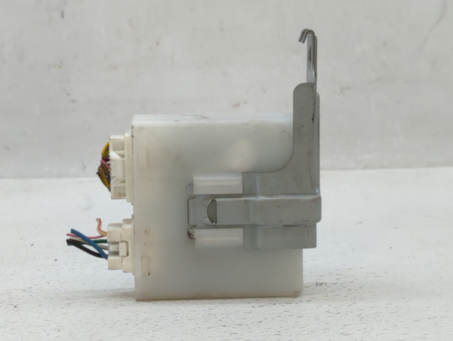 2018 Infiniti Qx80 Chassis Control Module Ccm Bcm Body Control - Oemusedautoparts1.com