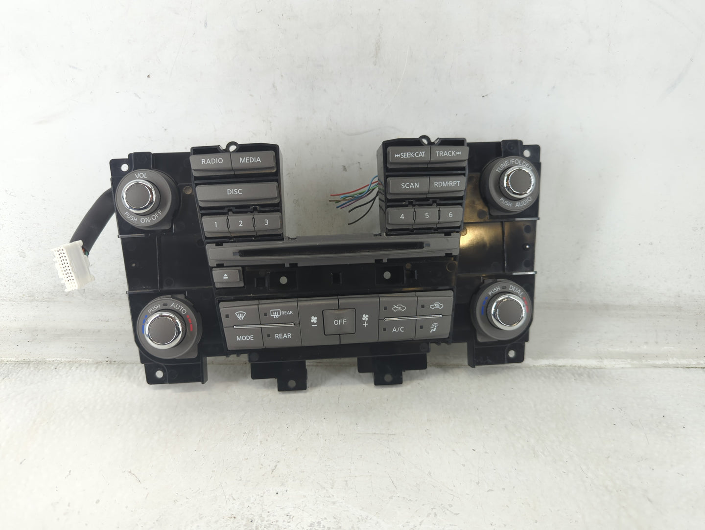2018-2019 Infiniti Qx80 Radio AM FM Cd Player Receiver Replacement P/N:253916GW1B Fits Fits 2018 2019 OEM Used Auto Parts - 