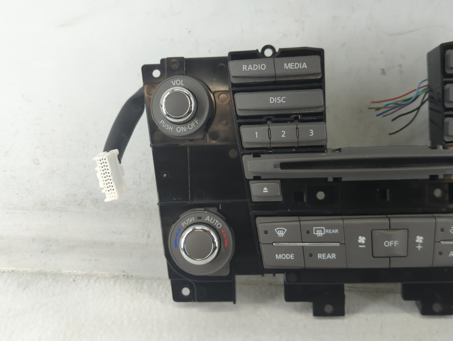 2018-2019 Infiniti Qx80 Radio AM FM Cd Player Receiver Replacement P/N:253916GW1B Fits Fits 2018 2019 OEM Used Auto Parts - 