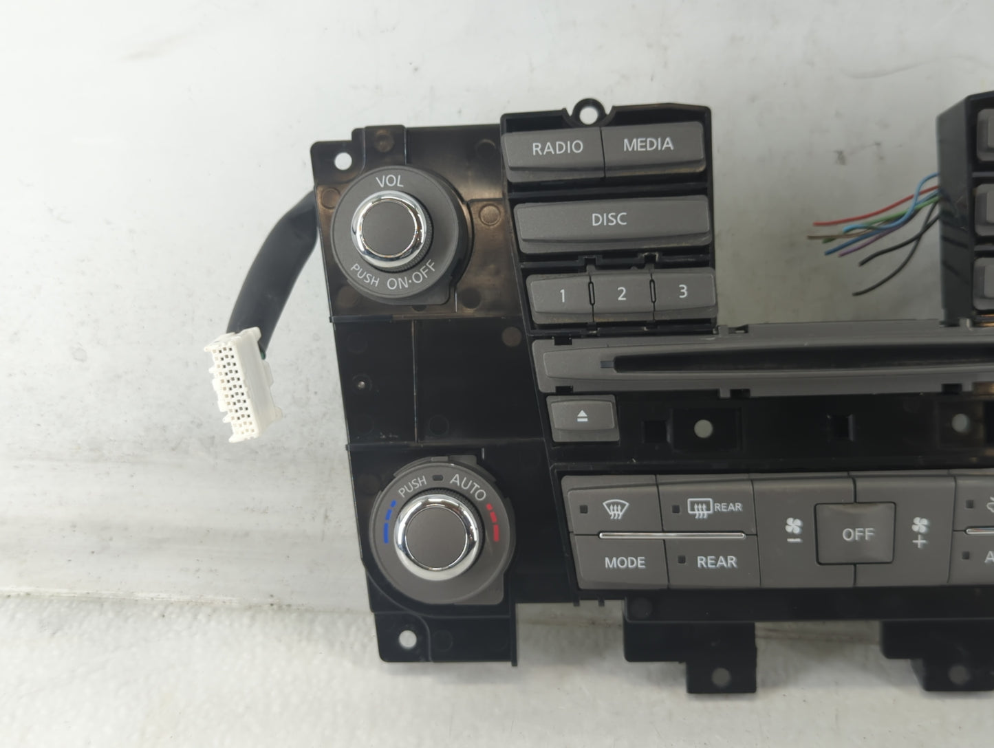 2018-2019 Infiniti Qx80 Radio AM FM Cd Player Receiver Replacement P/N:253916GW1B Fits Fits 2018 2019 OEM Used Auto Parts - 