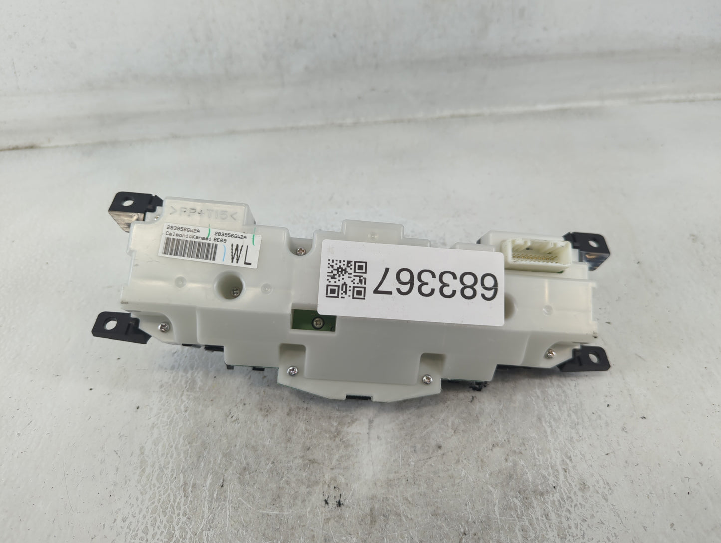 2018-2019 Infiniti Qx80 Radio AM FM Cd Player Receiver Replacement P/N:283956GW2A Fits Fits 2018 2019 OEM Used Auto Parts - 