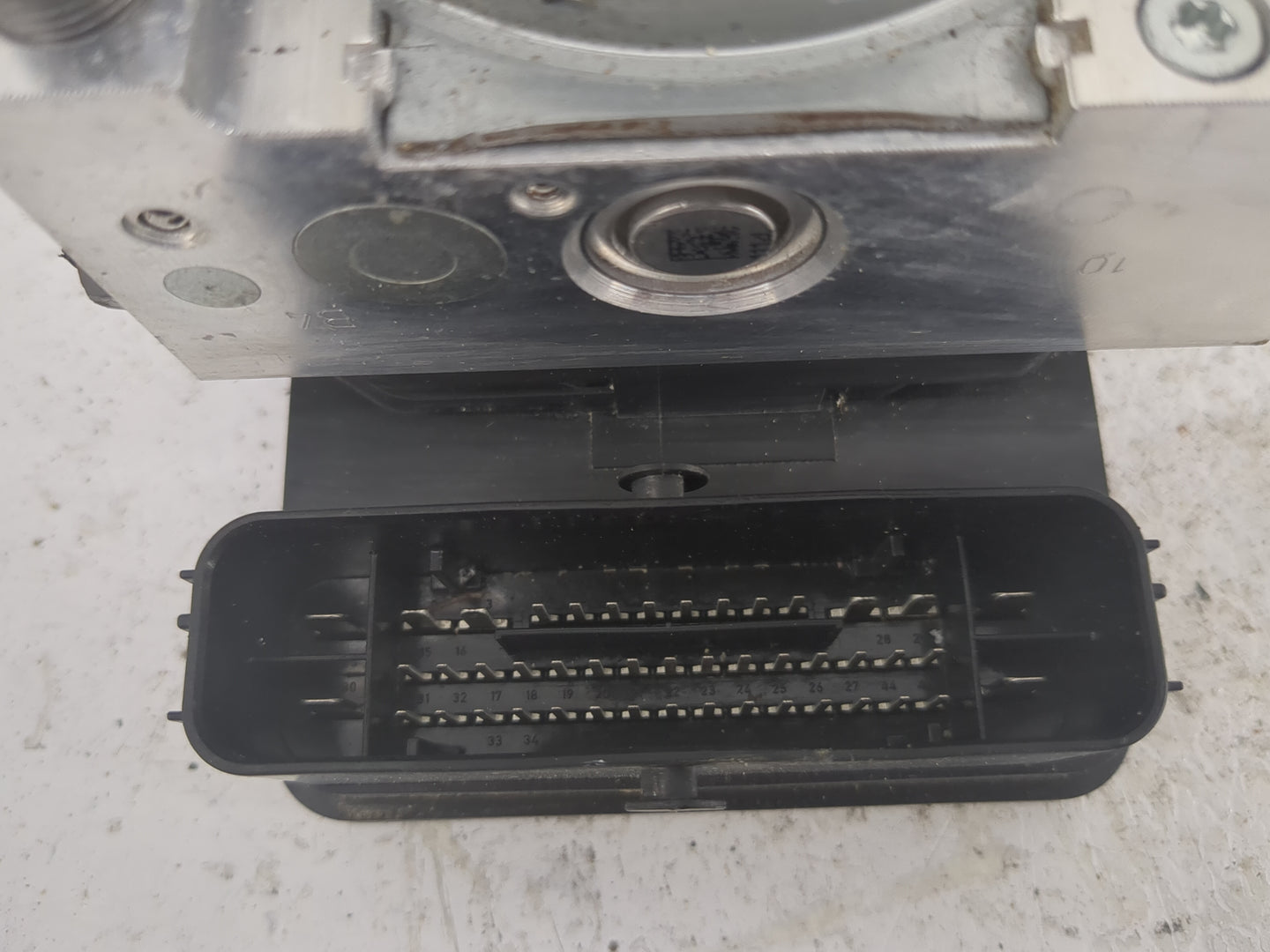 2018 Jaguar E-Pace ABS Pump Control Module Replacement P/N:J9C3-14F447-AD A426R-17W312, 10.0915-3254.3, 10.0627-3021.1 Fits 