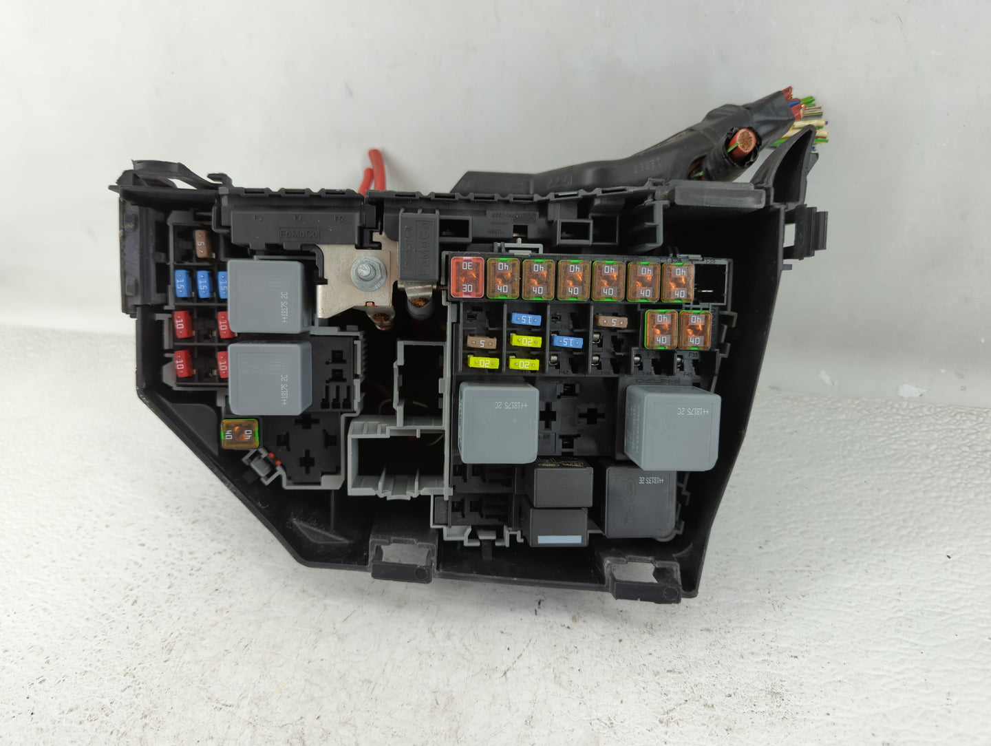 2018 Jaguar E-Pace Fusebox Fuse Box Panel Relay Module P/N:J9C3-14A076-AA Fits OEM Used Auto Parts - Oemusedautoparts1.com