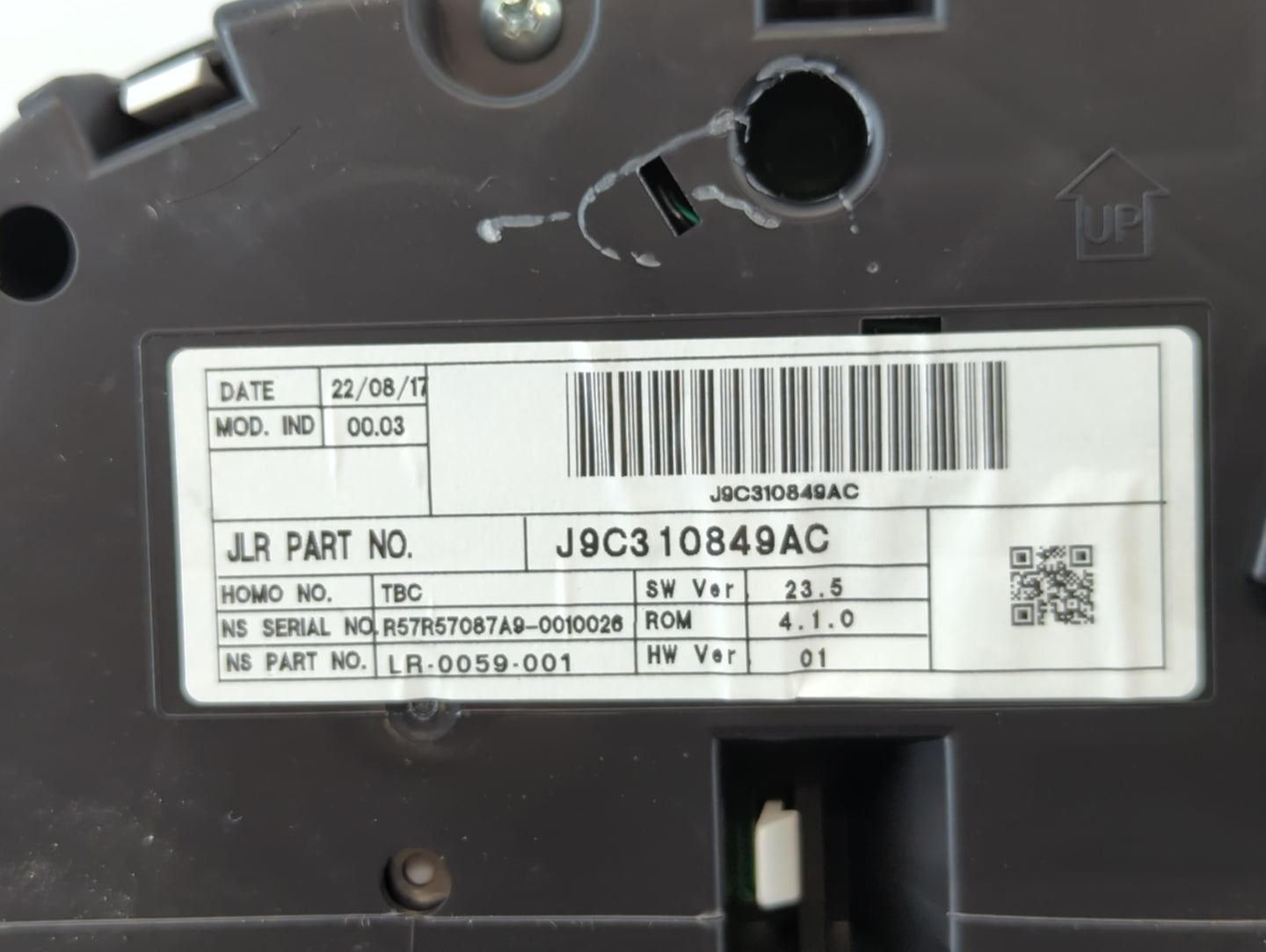 2018-2019 Jaguar E-Pace Instrument Cluster Speedometer Gauges P/N:J9C310849AC Fits Fits 2018 2019 OEM Used Auto Parts - Oemu