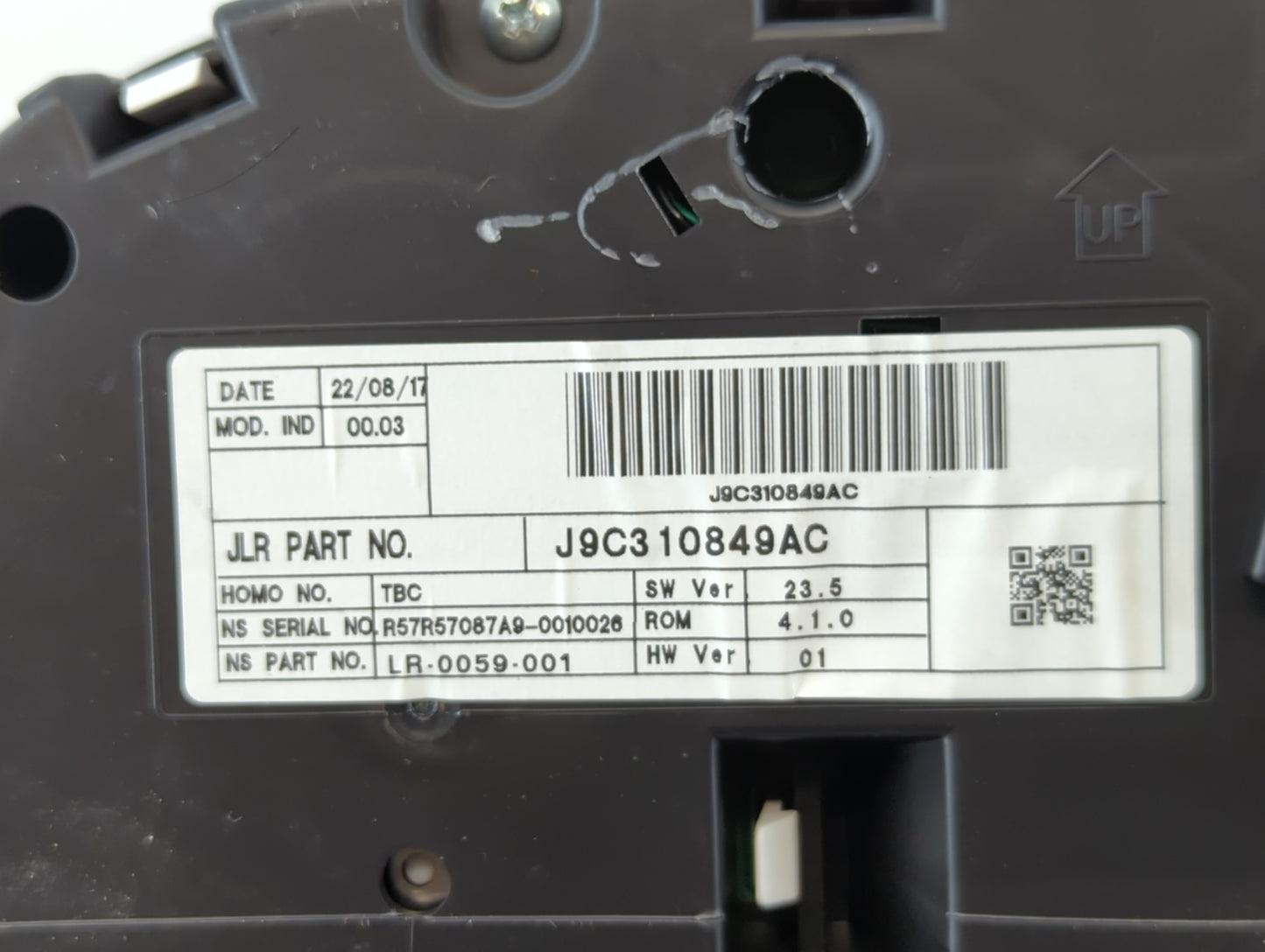 2018-2019 Jaguar E-Pace Instrument Cluster Speedometer Gauges P/N:J9C310849AC Fits Fits 2018 2019 OEM Used Auto Parts - Oemu