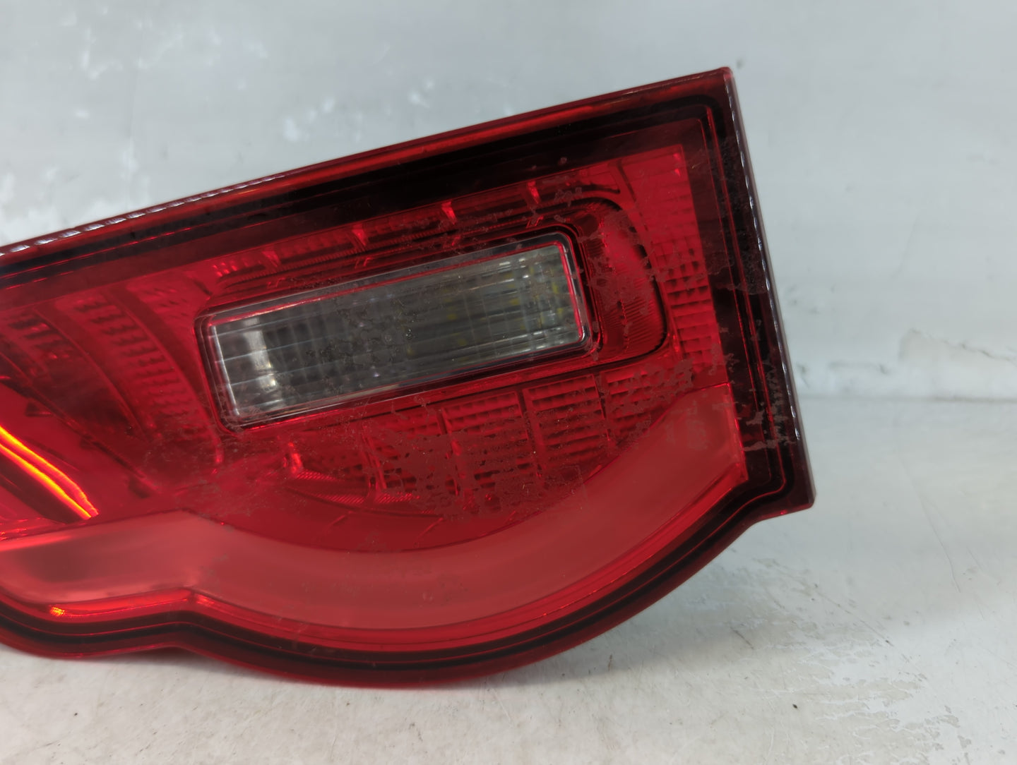 2017-2020 Jaguar F-Pace Tail Light Assembly Passenger Right OEM P/N:HK83-15K272-AA Fits Fits 2017 2018 2019 2020 OEM Used Au