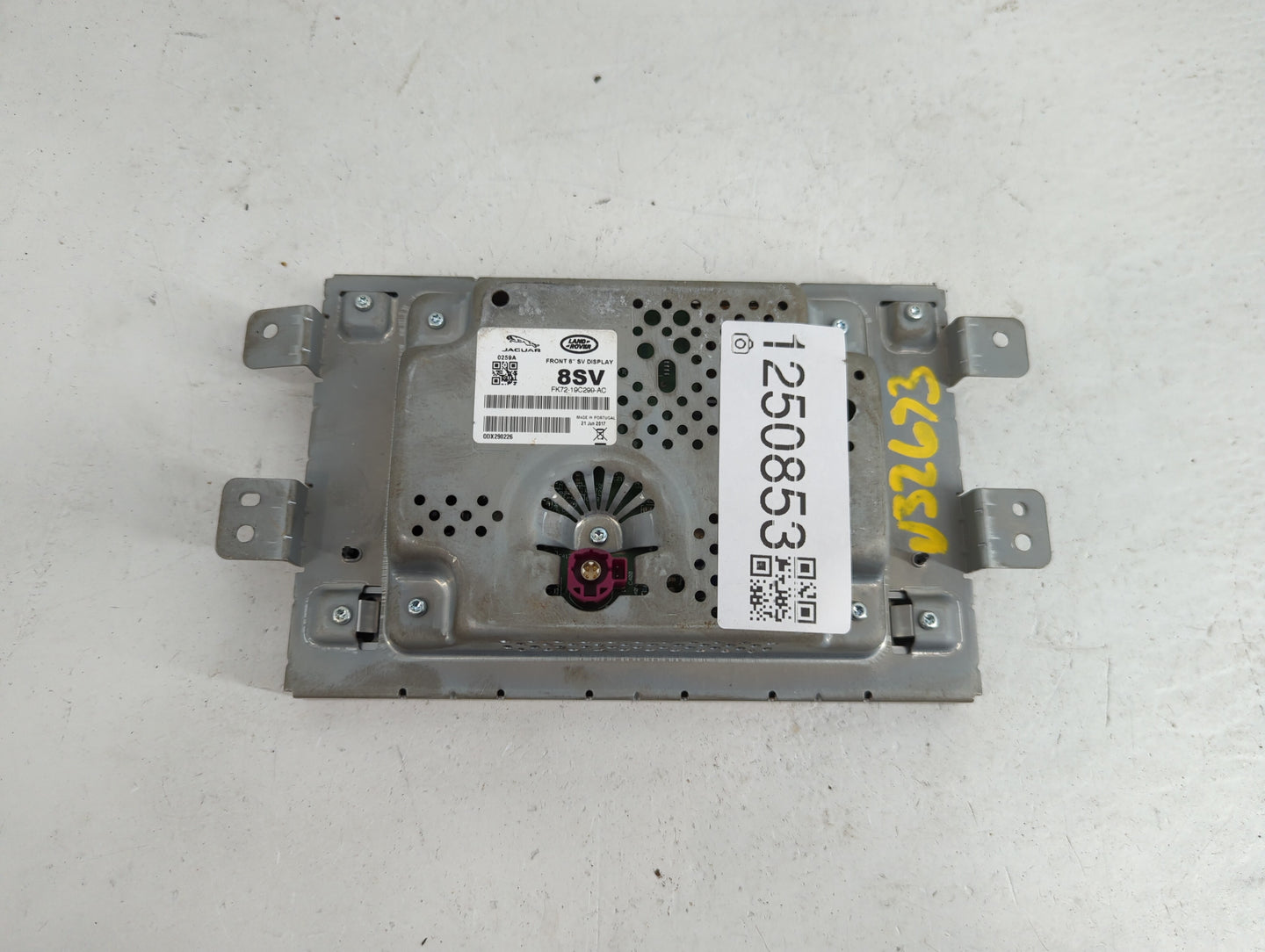 2018 Jaguar F-Pace Radio AM FM Cd Player Receiver Replacement P/N:FK72-19C299-AC Fits OEM Used Auto Parts - Oemusedautoparts