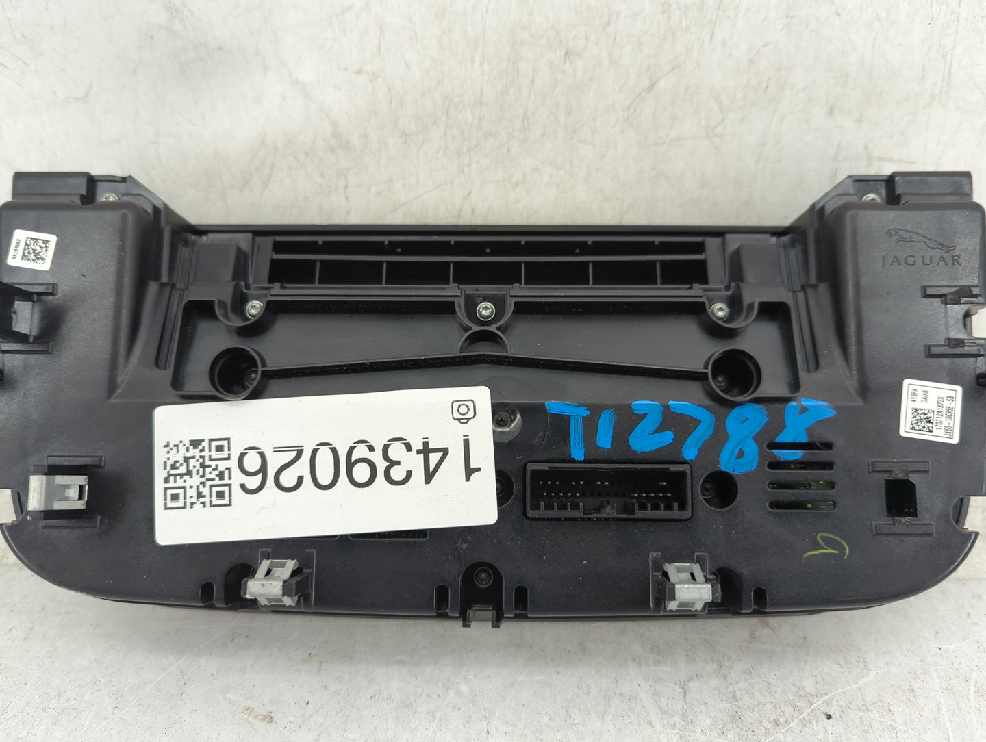 2018 Jaguar F-Pace Climate Control Module Temperature AC/Heater Replacement P/N:JX63-18C858-SB Fits Fits 2019 OEM Used Auto 