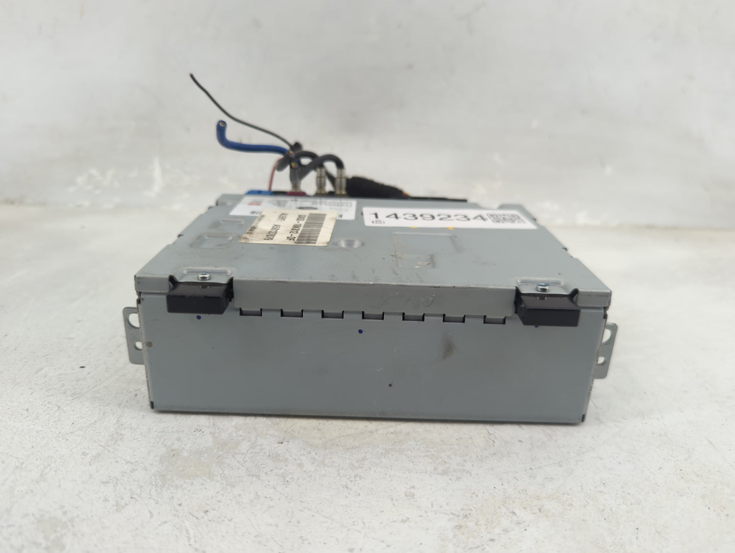 2017-2018 Jaguar F-Pace Radio AM FM Cd Player Receiver Replacement P/N:GX63-18K812-DF A50127879 Fits Fits 2016 2017 2018 OEM