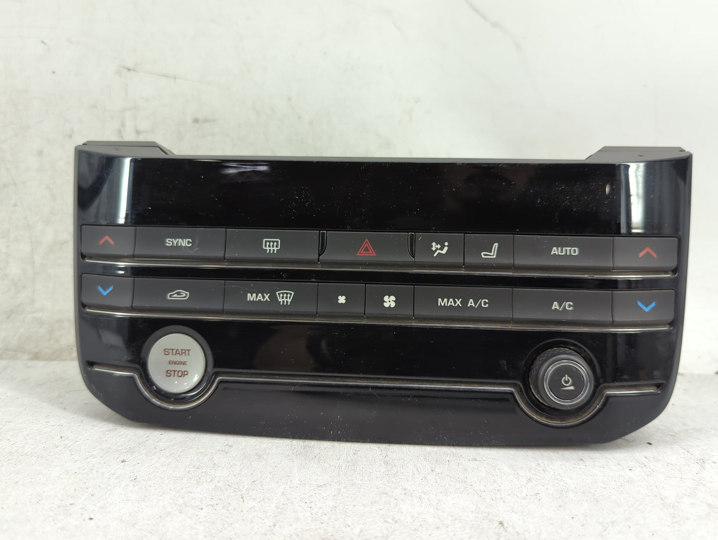 2018 Jaguar F-Pace Climate Control Module Temperature AC/Heater Replacement P/N:JX63-18C858-RB Fits Fits 2019 OEM Used Auto 