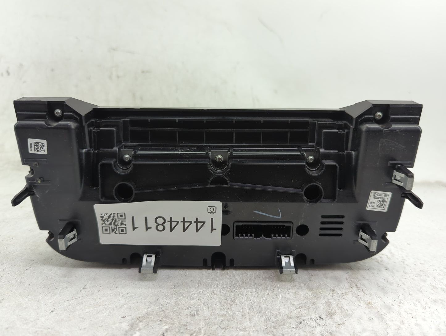 2018 Jaguar F-Pace Climate Control Module Temperature AC/Heater Replacement P/N:JX63-18C858-RB Fits Fits 2019 OEM Used Auto 