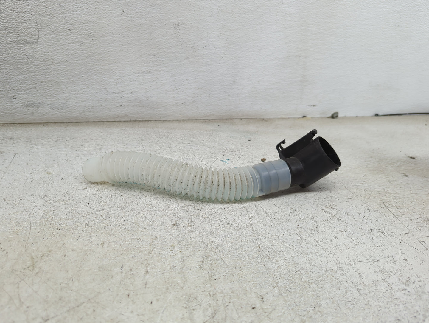 2017-2020 Jaguar F-pace Windshield Washer Fluid Reservoir Bottle Oem 1474034 - Oemusedautoparts1.com
