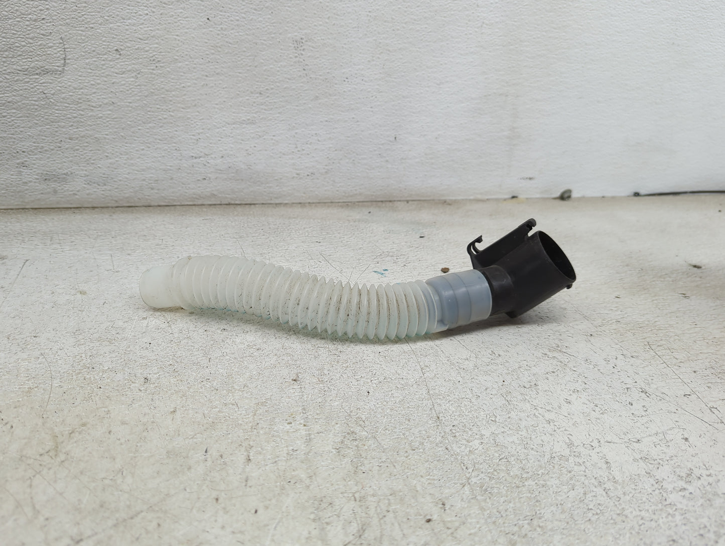 2017-2020 Jaguar F-pace Windshield Washer Fluid Reservoir Bottle Oem 1474034 - Oemusedautoparts1.com