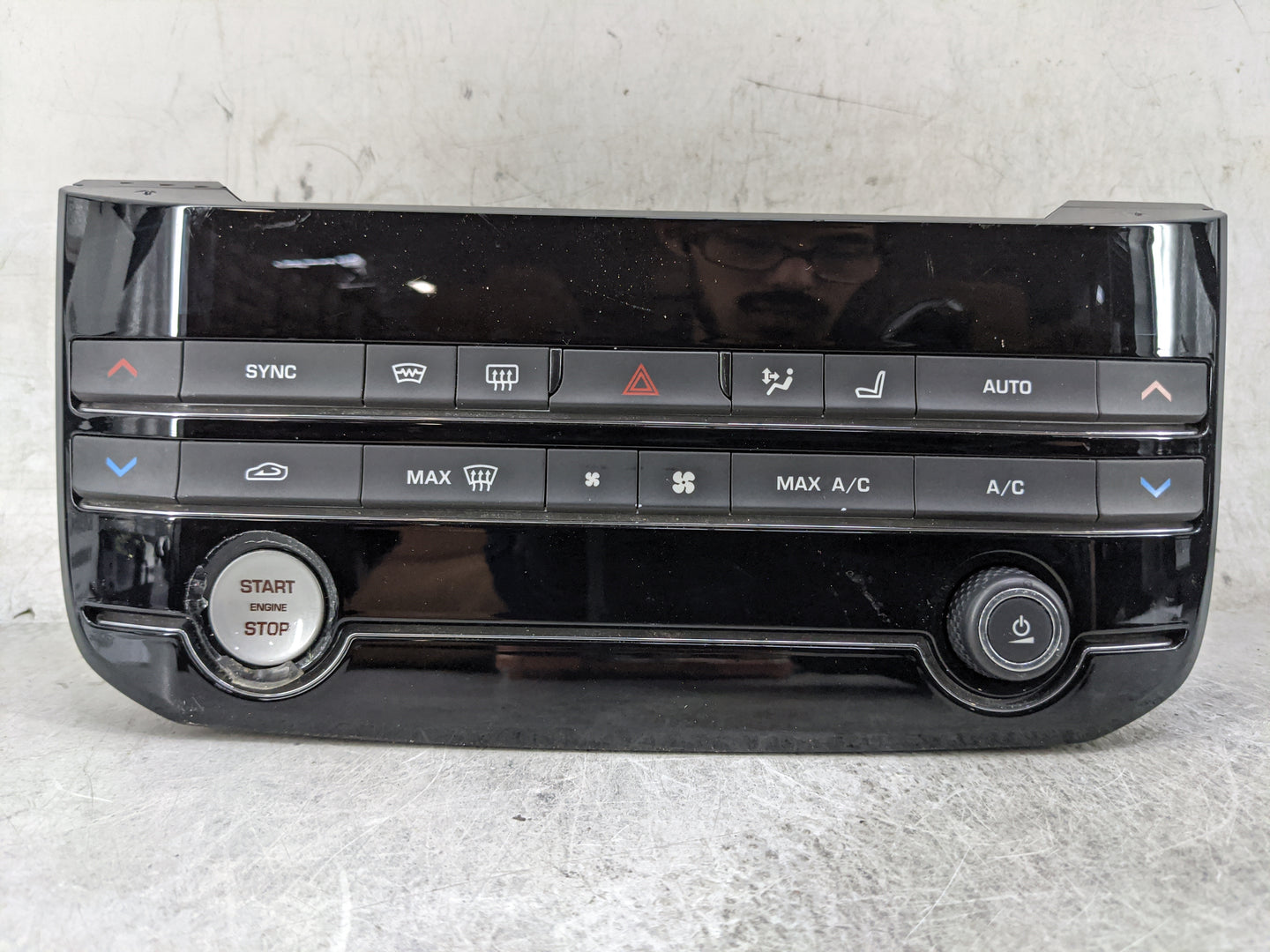 2018 Jaguar F-Pace Climate Control Module Temperature AC/Heater Replacement P/N:JX63-18C858-SB Fits Fits 2019 OEM Used Auto 
