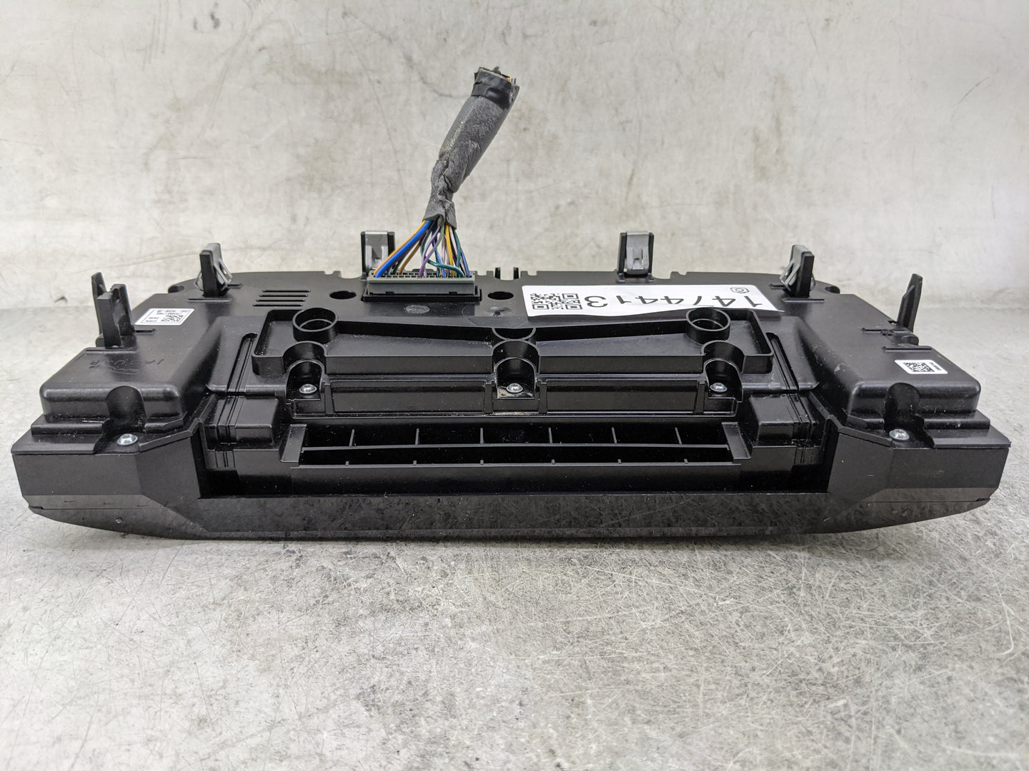 2018 Jaguar F-Pace Climate Control Module Temperature AC/Heater Replacement P/N:JX63-18C858-SB Fits Fits 2019 OEM Used Auto 