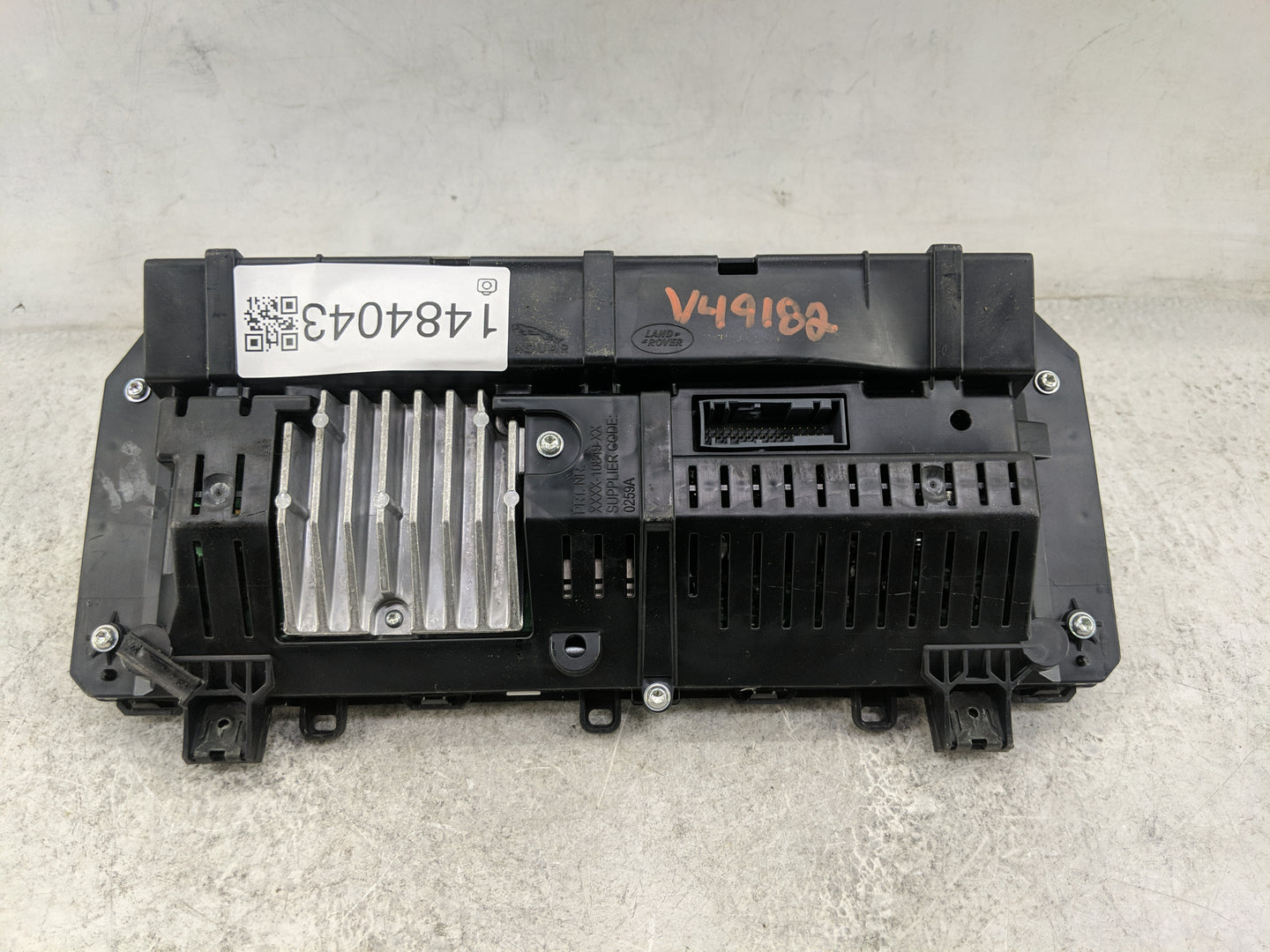 2018 Jaguar F-Pace Instrument Cluster Speedometer Gauges P/N:HK83-10849-LC HK83-14C026-JC, VPHK8F-10849-LC Miles: Fits OEM U