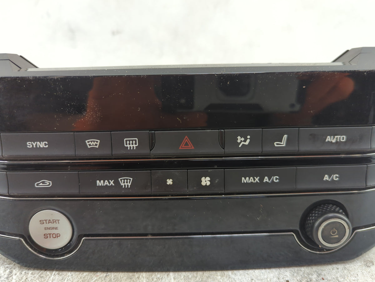 2018 Jaguar F-Pace Climate Control Module Temperature AC/Heater Replacement P/N:JX63-18C858-SB Fits OEM Used Auto Parts - Oe