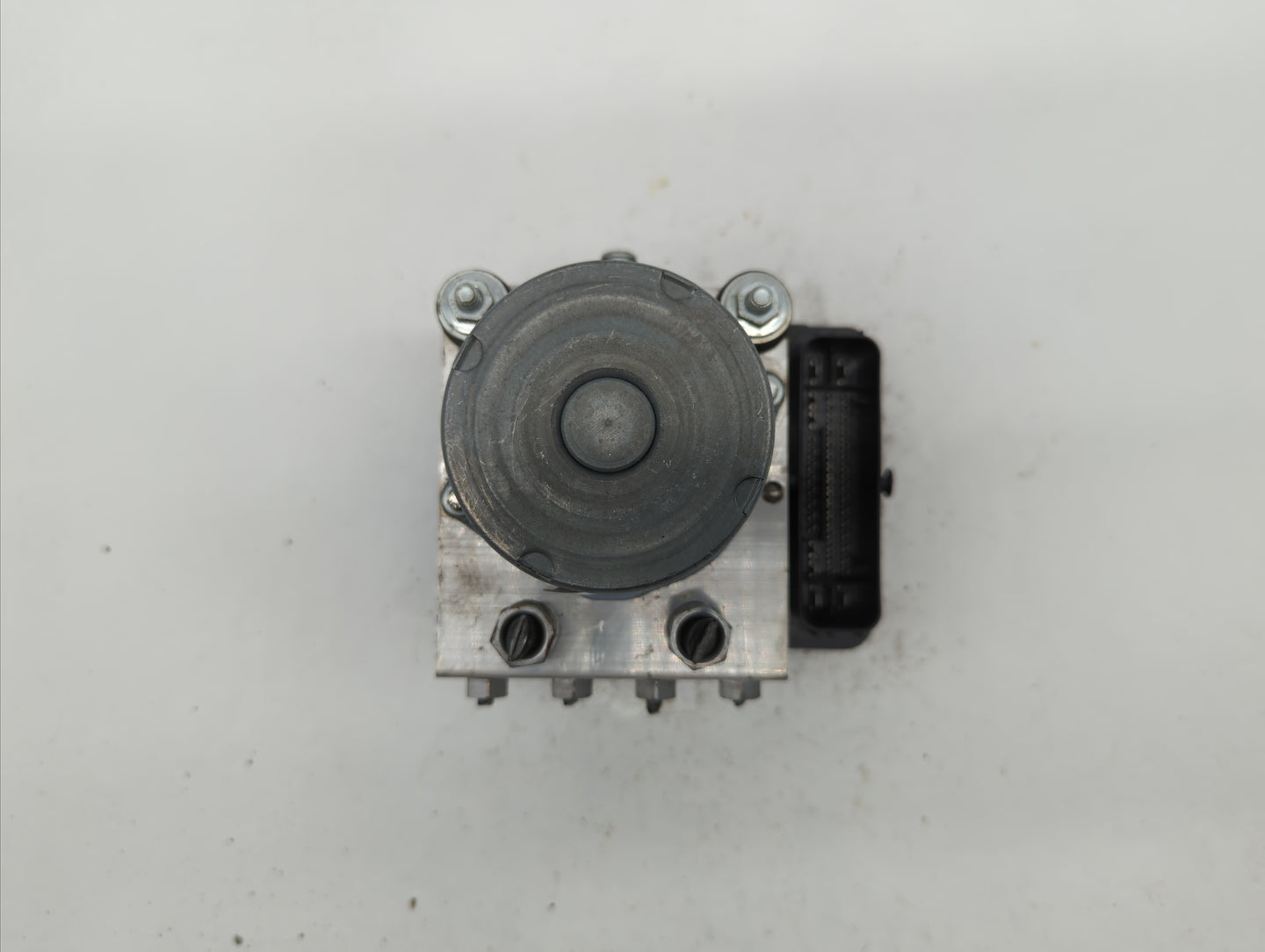 2018 Jaguar F-Pace ABS Pump Control Module Replacement P/N:HK83-14F447-CF Fits Fits 2019 OEM Used Auto Parts - Oemusedautopa