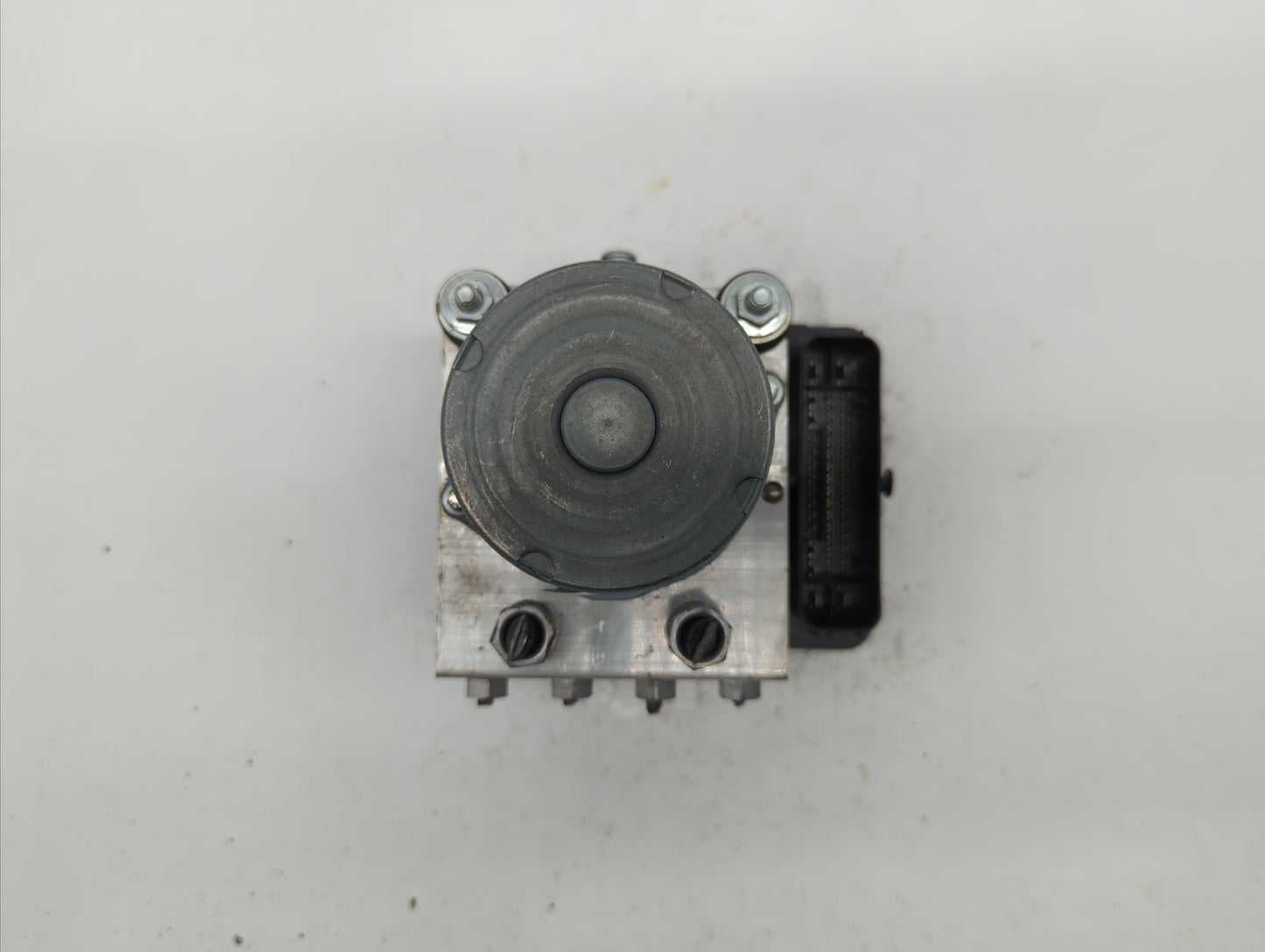 2018 Jaguar F-Pace ABS Pump Control Module Replacement P/N:HK83-14F447-CF Fits Fits 2019 OEM Used Auto Parts - Oemusedautopa