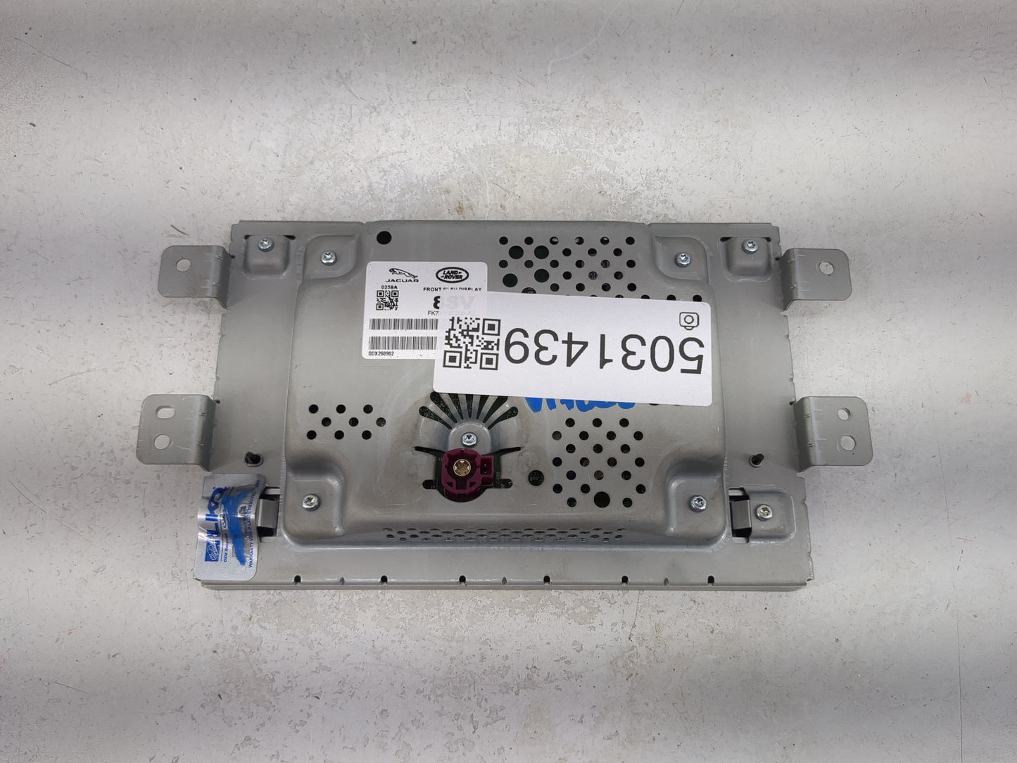 2017-2018 Jaguar F-pace Information Display Screen 5031439 - Oemusedautoparts1.com