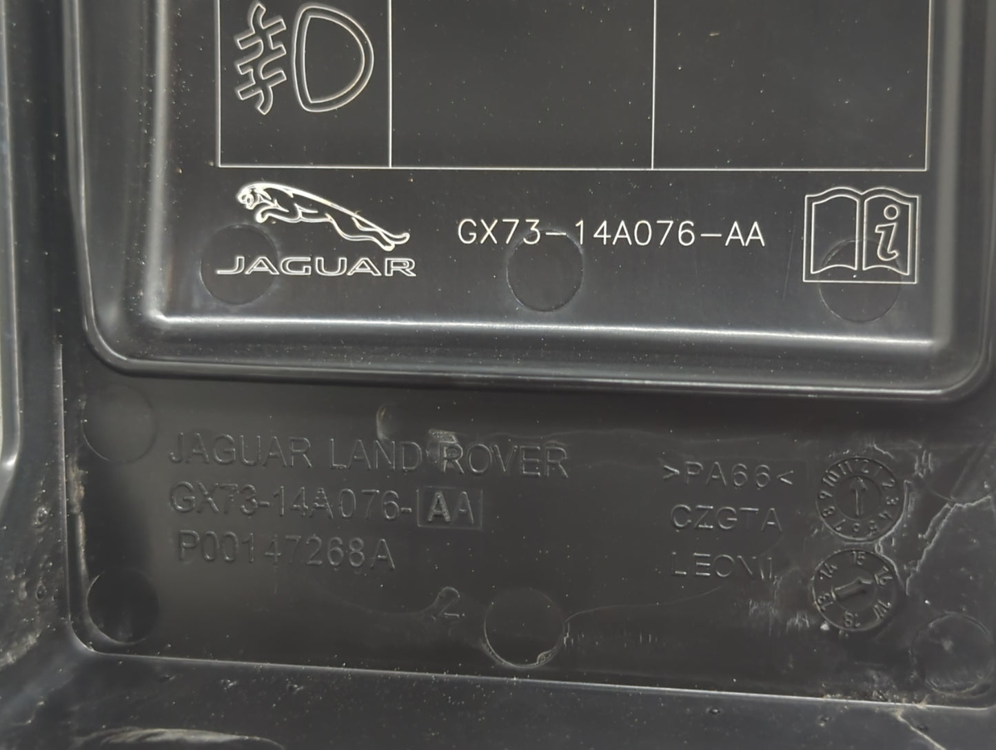 2017-2018 Jaguar F-Pace Fusebox Fuse Box Panel Relay Module P/N:GX73-14A076-AA Fits Fits 2017 2018 OEM Used Auto Parts - Oem