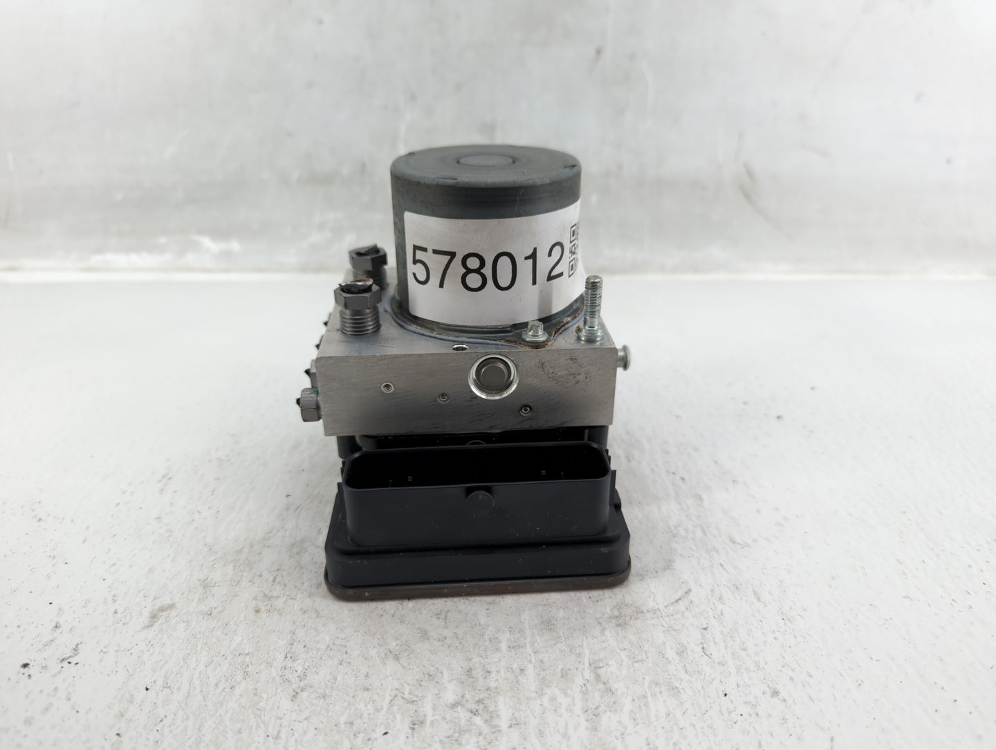 2018-2019 Jaguar F-Pace ABS Pump Control Module Replacement P/N:HK83-14F447-CC HK83-14F447-CF Fits Fits 2018 2019 OEM Used A